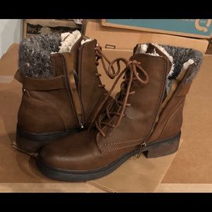 Steve Madden Lace Up Bootie-never worn out